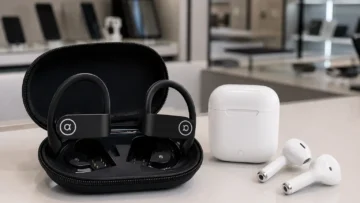 Fone de ouvido Bluetooth 5.4: quando bateria, encaixe e suor mudam a escolha