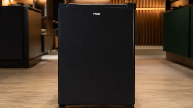 Philco PFG85P 68L: a tensão elétrica é o critério que separa as versões
