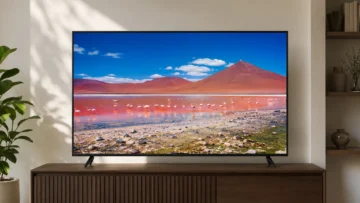 Entre 43 e 65 polegadas, painel e resolução pesam mais que a marca