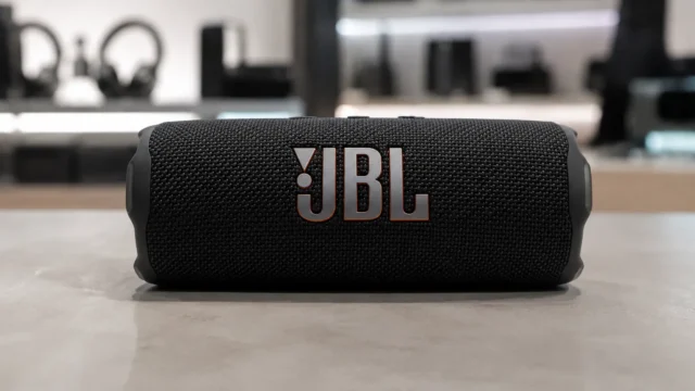 Na linha JBL, portabilidade separa Grip, Clip 5, Flip 7 e Charge 6