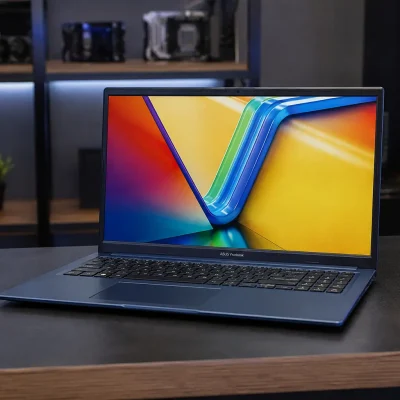 No Vivobook 15, CPU e sistema pesam mais que 16 GB e 512 GB